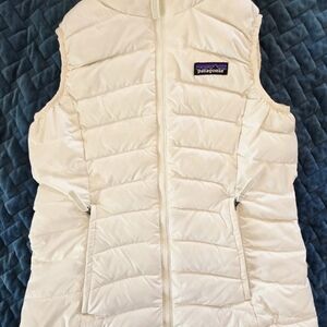 Patagonia Kids Light Cream Puffer Vest Small 7/8